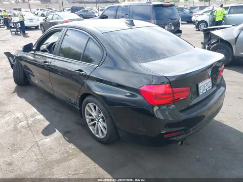 2018 BMW 320i VIN WBA8A9C51JAH14372 фото 3