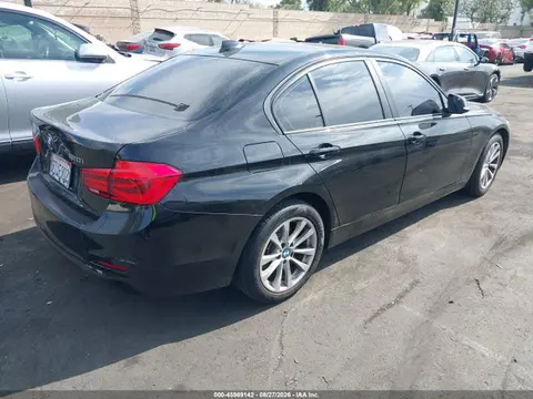 2018 BMW 320i VIN WBA8A9C51JAH14372 фото 4