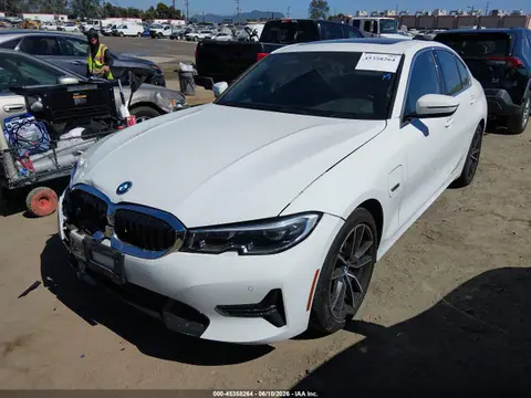 2022 BMW 330e VIN 3MW5P7J0XN8C22886 фото 2
