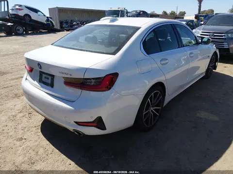 2022 BMW 330e VIN 3MW5P7J0XN8C22886 фото 4