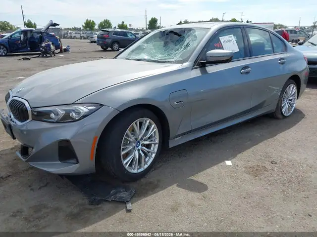 3MW39FF09P8C91303 — 2023 BMW 330E, фото 2 с аукциона IAAI 30.09.2026, Передняя часть справа