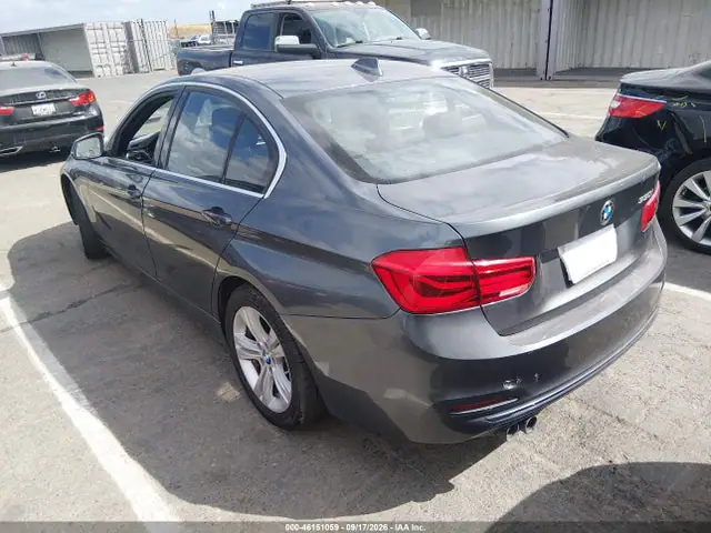 WBA8B9G57JNU99920 — 2018 BMW 330I, фото 3 с аукциона IAAI 30.09.2026, Естественный износ