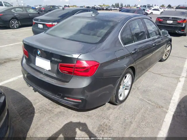 WBA8B9G57JNU99920 — 2018 BMW 330I, фото 4 с аукциона IAAI 30.09.2026, Естественный износ
