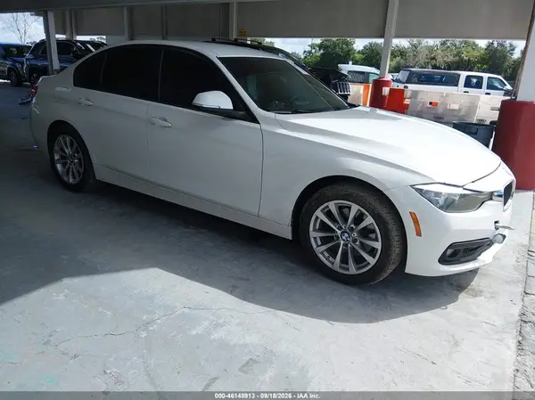 WBA8E1G50GNT37371 — 2016 BMW 3ER, Передняя часть слева (Left Front), фото до ремонта