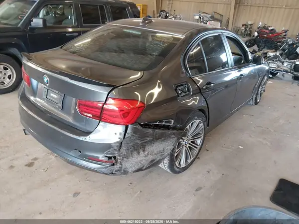 WBA8E1G57GNU10364 — 2016 BMW 3ER, фото 4 с аукциона IAAI, Задняя часть справа