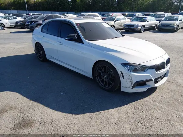 WBA8B7G32HNU38150 — 2017 BMW 3ER, Передняя часть справа (Right Front), фото до ремонта