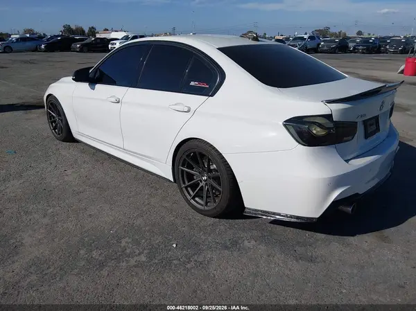 WBA8B7G32HNU38150 — 2017 BMW 3ER, фото 3 с аукциона IAAI, Передняя часть справа
