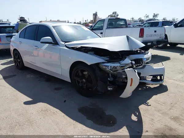 WBA8B9C56JK677114 — 2018 BMW 3ER, Передняя часть (Front End), фото до ремонта