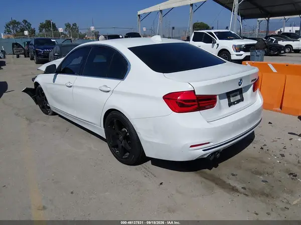 WBA8B9C56JK677114 — 2018 BMW 3ER, фото 3 с аукциона IAAI 11.10.2026, Передняя часть