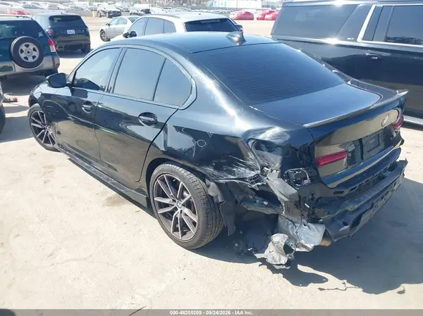 3MW5R1J01M8C11457 — 2021 BMW 3ER, фото 3 с аукциона IAAI, Задняя часть
