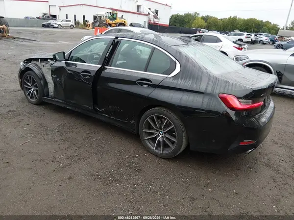 3MW5R7J0XM8B56736 — 2021 BMW 3ER, фото 3 с аукциона IAAI, Левый бок