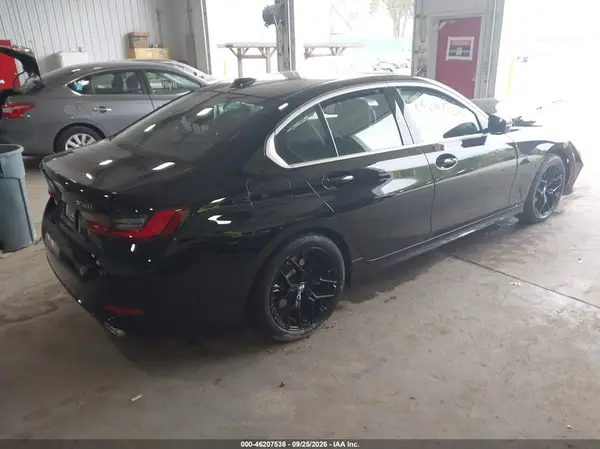 3MW89CW08S8F75132 — 2025 BMW 3ER, фото 4 с аукциона IAAI, Передняя часть