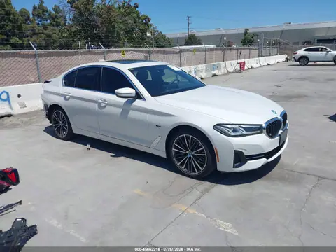 WBA13AG03PCM40386 — 2023 BMW 530E, Задняя часть (Rear), фото до ремонта