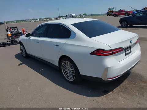 2024 BMW 530I VIN WBA43FJ05RCR86399 фото 3