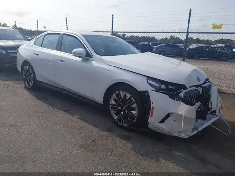 WBA43FJ08SCU26558 — 2025 BMW 530I, Передняя часть (Front End), фото до ремонта