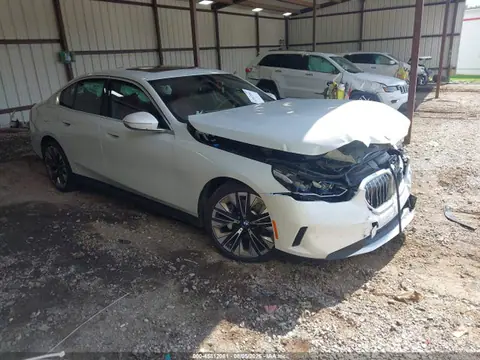 WBA43FJ06SCU41334 — 2025 BMW 530I, Передняя часть (Front End), фото до ремонта