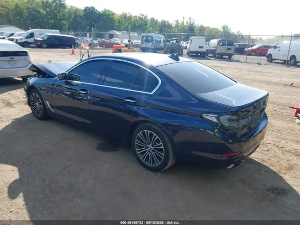 WBAJE7C3XHWA03565 — 2017 BMW 5ER, фото 3 с аукциона IAAI 13.10.2026, Передняя часть