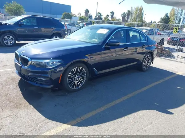 WBAJA5C32HG894541 — 2017 BMW 5ER, фото 2 с аукциона IAAI, Задняя часть