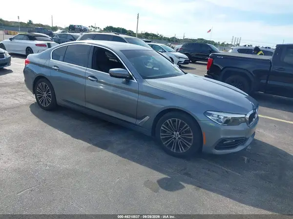 WBAJA7C58JWC77057 — 2018 BMW 5ER, Подтопление (Flood), фото до ремонта