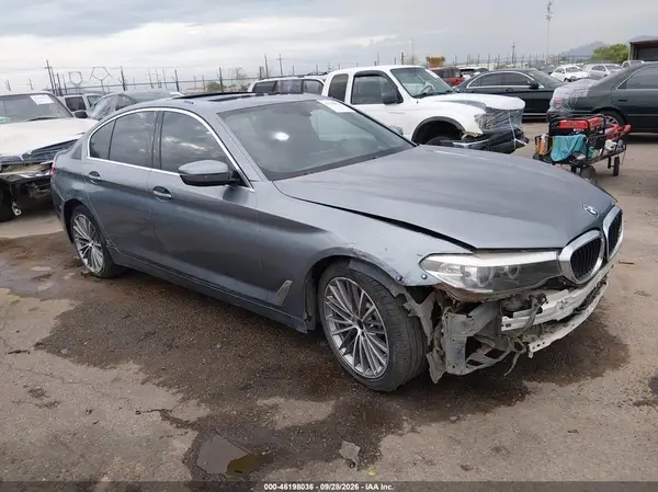 WBAJA5C56KWW49210 — 2019 BMW 5ER, Передняя часть (Front & Rear), фото до ремонта