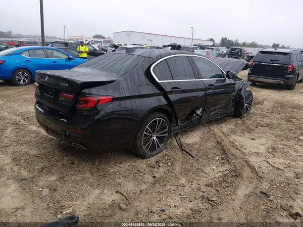 WBA53BJ05NWX42354 — 2022 BMW 5ER, фото 4 с аукциона IAAI, Передняя часть