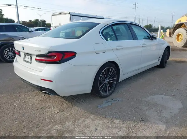 WBA73BJ09PWY00865 — 2023 BMW 5ER, фото 4 с аукциона IAAI, Передняя часть слева