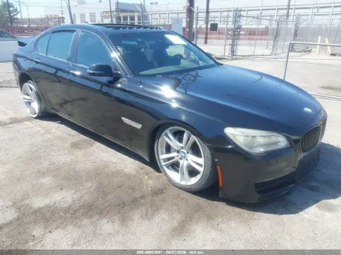 WBAYA6C56FD827056 — 2015 BMW 740I, Левый бок (Left Side), фото до ремонта
