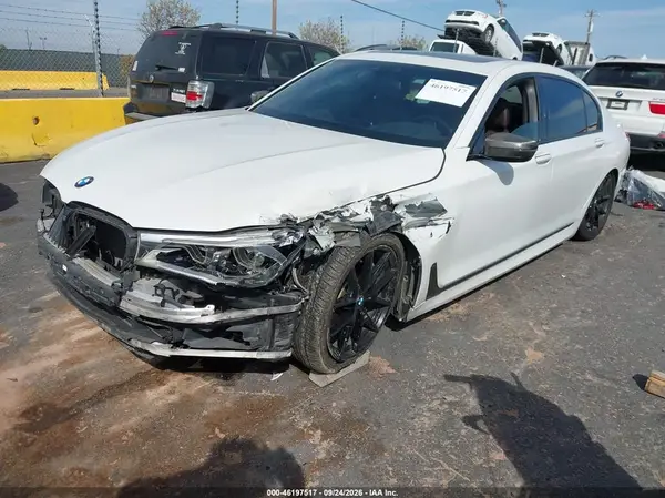 WBA7F0C56GGM20767 — 2016 BMW 7ER, фото 2 с аукциона IAAI, Передняя часть слева