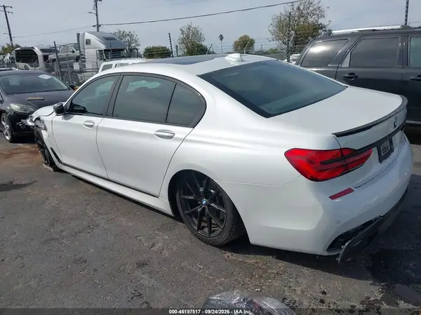 WBA7F0C56GGM20767 — 2016 BMW 7ER, фото 3 с аукциона IAAI, Передняя часть слева