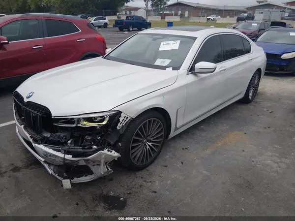 WBA7U2C0XMCG35354 — 2021 BMW 7ER, фото 2 с аукциона IAAI, Передняя часть