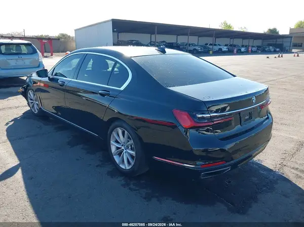 WBA7T2C09MCF63629 — 2021 BMW 7ER, фото 3 с аукциона IAAI, Передняя часть