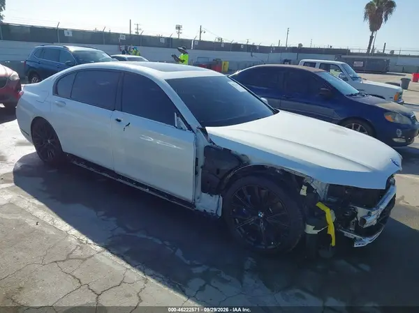 WBA7U2C04NCK68515 — 2022 BMW 7ER, Передняя часть (Front End), фото до ремонта