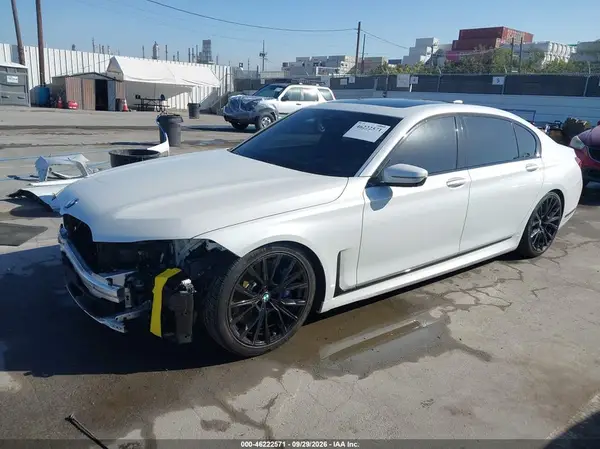 WBA7U2C04NCK68515 — 2022 BMW 7ER, фото 2 с аукциона IAAI, Передняя часть