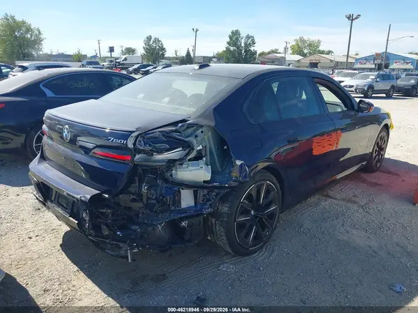 WBA33EJ06SCU79507 — 2025 BMW 7ER, фото 4 с аукциона IAAI, Задняя часть справа