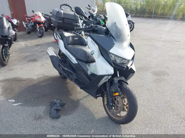 WB40S0309SS933263 — 2025 BMW C 400 GT, Передняя часть (Front), фото до ремонта