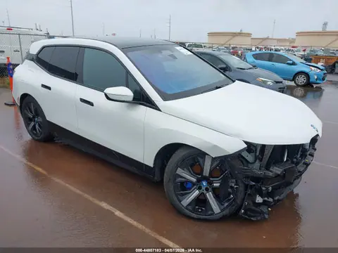 WB523CF04SCS07822 — 2025 BMW Ix XDRIVE50, Передняя часть (Front End), фото до ремонта
