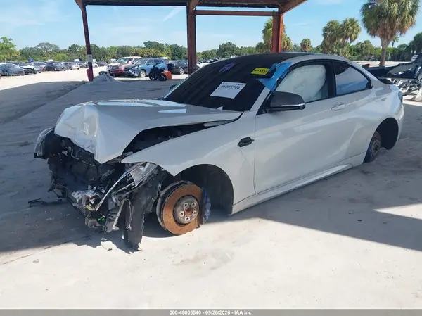 WBS1H9C32HV888250 — 2017 BMW M2, фото 2 с аукциона IAAI, Передняя часть