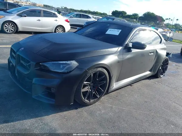 3MF13DM03R8D87480 — 2024 BMW M2, фото 2 с аукциона IAAI, LEFT & RIGHT SIDE
