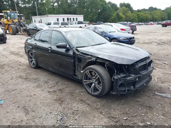 WBSFV9C57GD595528 — 2016 BMW M5, Передняя часть (Front & Rear), фото до ремонта