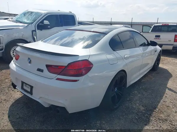WBS6E9C53JG808271 — 2018 BMW M6, фото 4 с аукциона IAAI, Подтопление