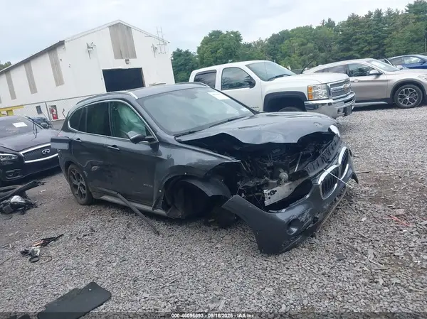 WBXHT3C39GP885871 — 2016 BMW X1, Повреждения со всех сторон (All Over), фото до ремонта