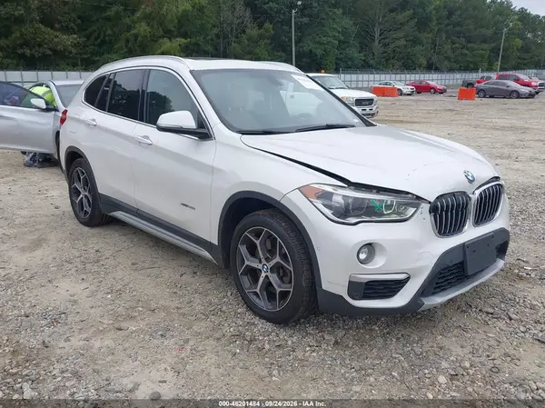 WBXHT3C34GP880819 — 2016 BMW X1, Передняя часть (Front End), фото до ремонта