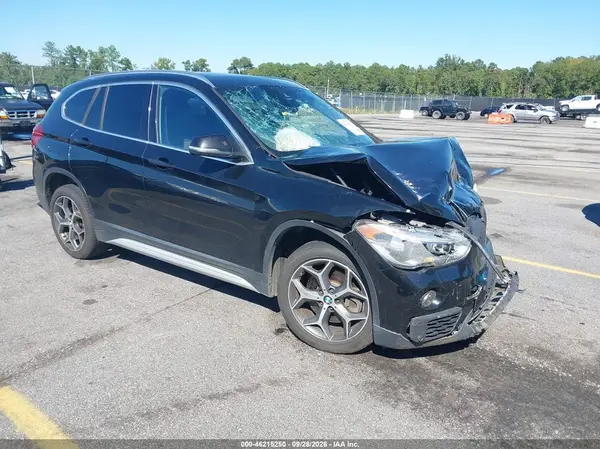 WBXHT3Z33G4A51011 — 2016 BMW X1, Передняя часть (Front End), фото до ремонта