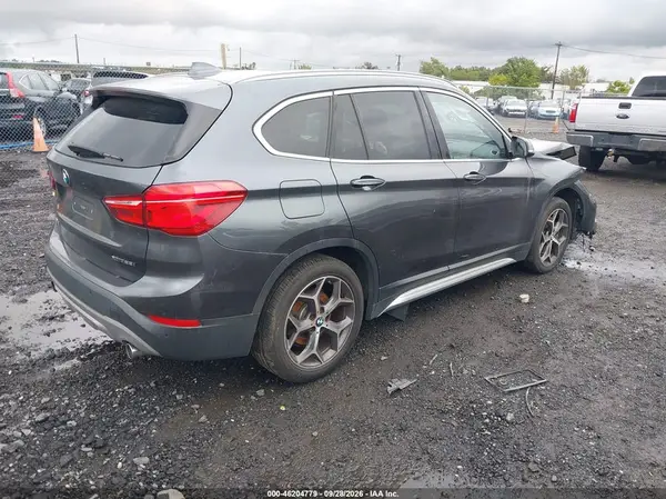 WBXHT3C38J5L33085 — 2018 BMW X1, фото 4 с аукциона IAAI, Естественный износ