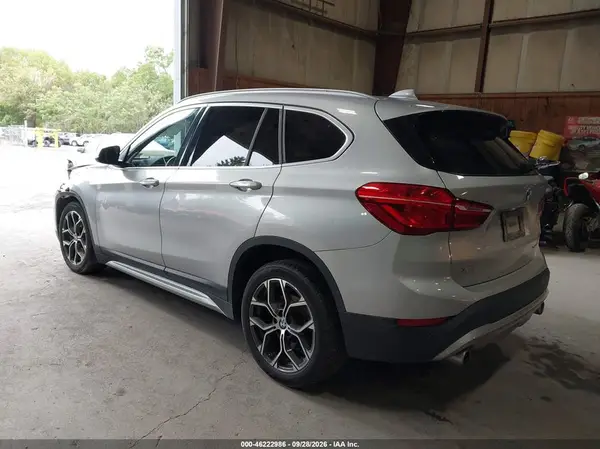 WBXJG9C08L5P53835 — 2020 BMW X1, фото 3 с аукциона IAAI, Передняя часть слева