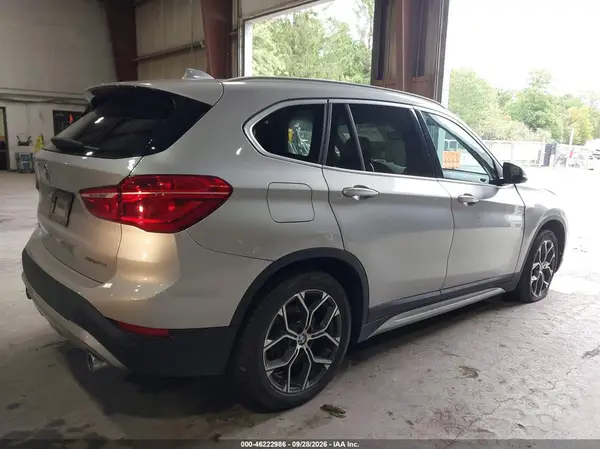 WBXJG9C08L5P53835 — 2020 BMW X1, фото 4 с аукциона IAAI, Передняя часть слева