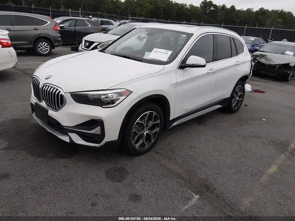 WBXJG9C08M5S58553 — 2021 BMW X1, фото 2 с аукциона IAAI, Задняя часть слева