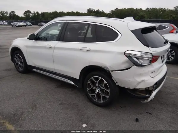 WBXJG9C08M5S58553 — 2021 BMW X1, фото 3 с аукциона IAAI, Задняя часть слева