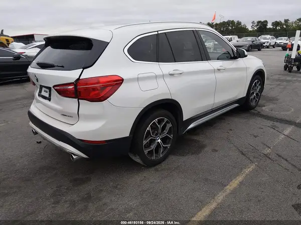 WBXJG9C08M5S58553 — 2021 BMW X1, фото 4 с аукциона IAAI, Задняя часть слева
