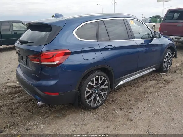 WBXJG9C0XM5U14382 — 2021 BMW X1, фото 4 с аукциона IAAI, Биологическая или химическая опасность